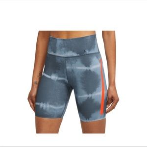 Nike women's one luxe dri fit 7" mid-rise printed training shorts